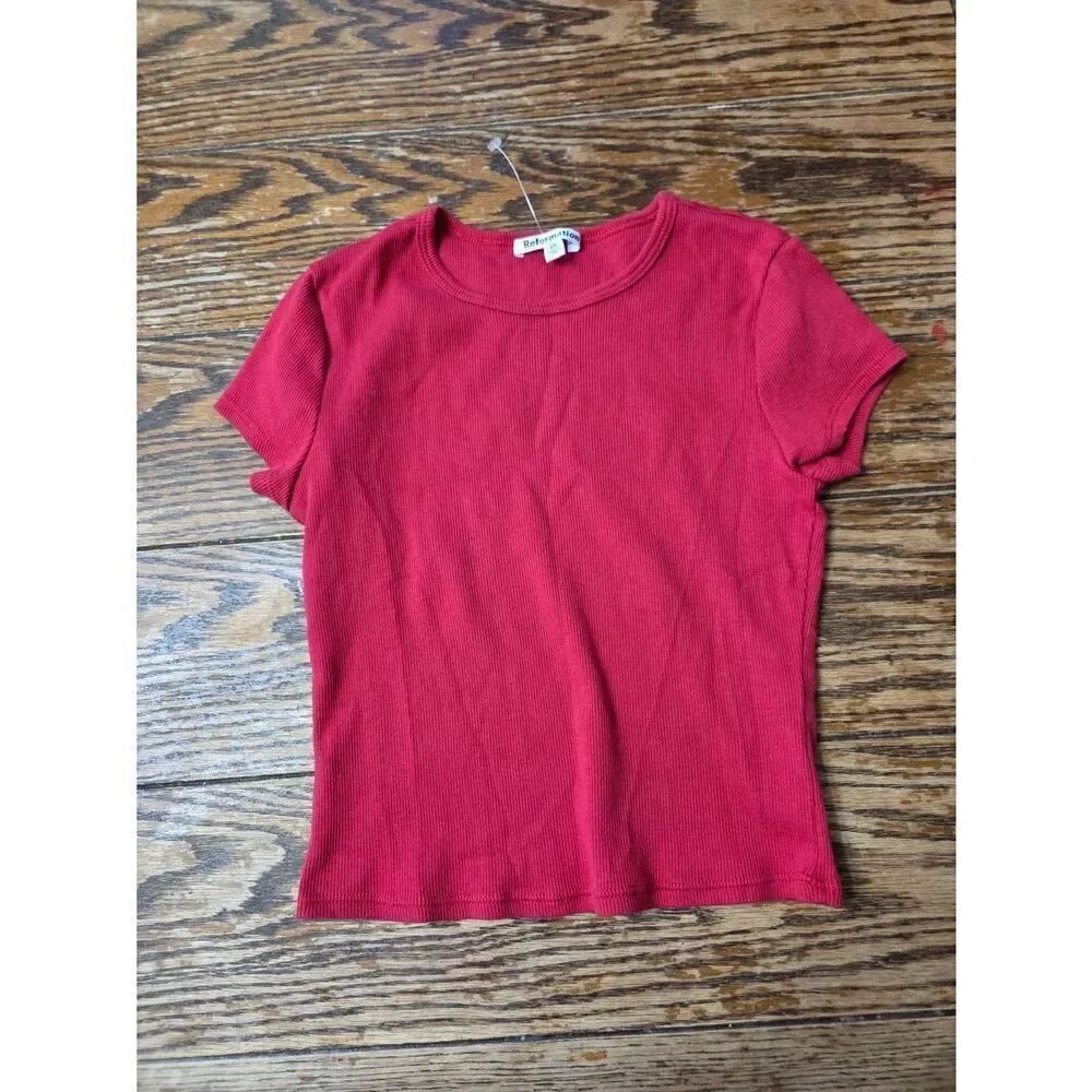 Reformation Cropped Classic Crew Tee in red sz XS